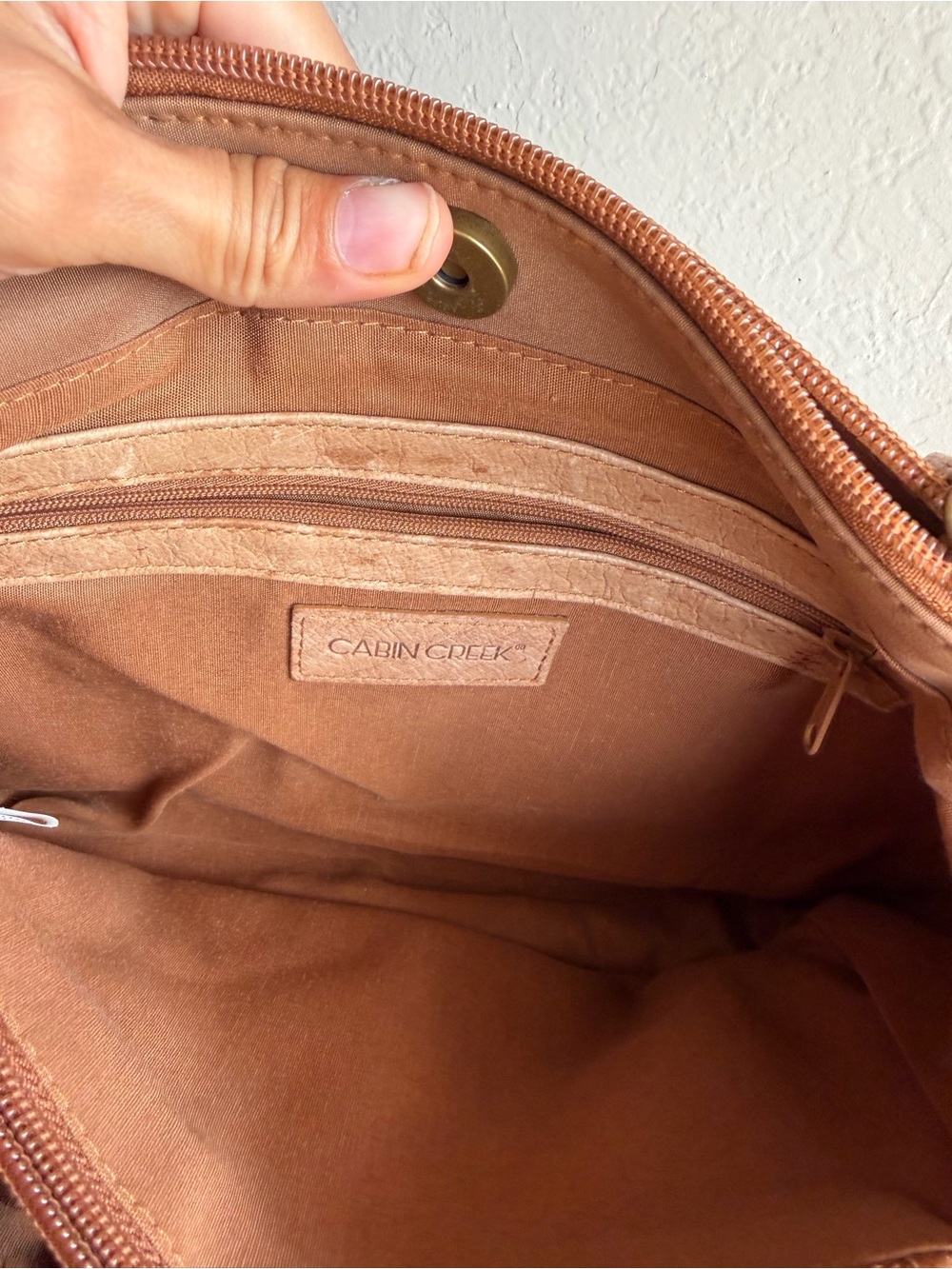 Vintage Cabin Creek Tan Leather Shoulder Bag - Picture 6 of 10